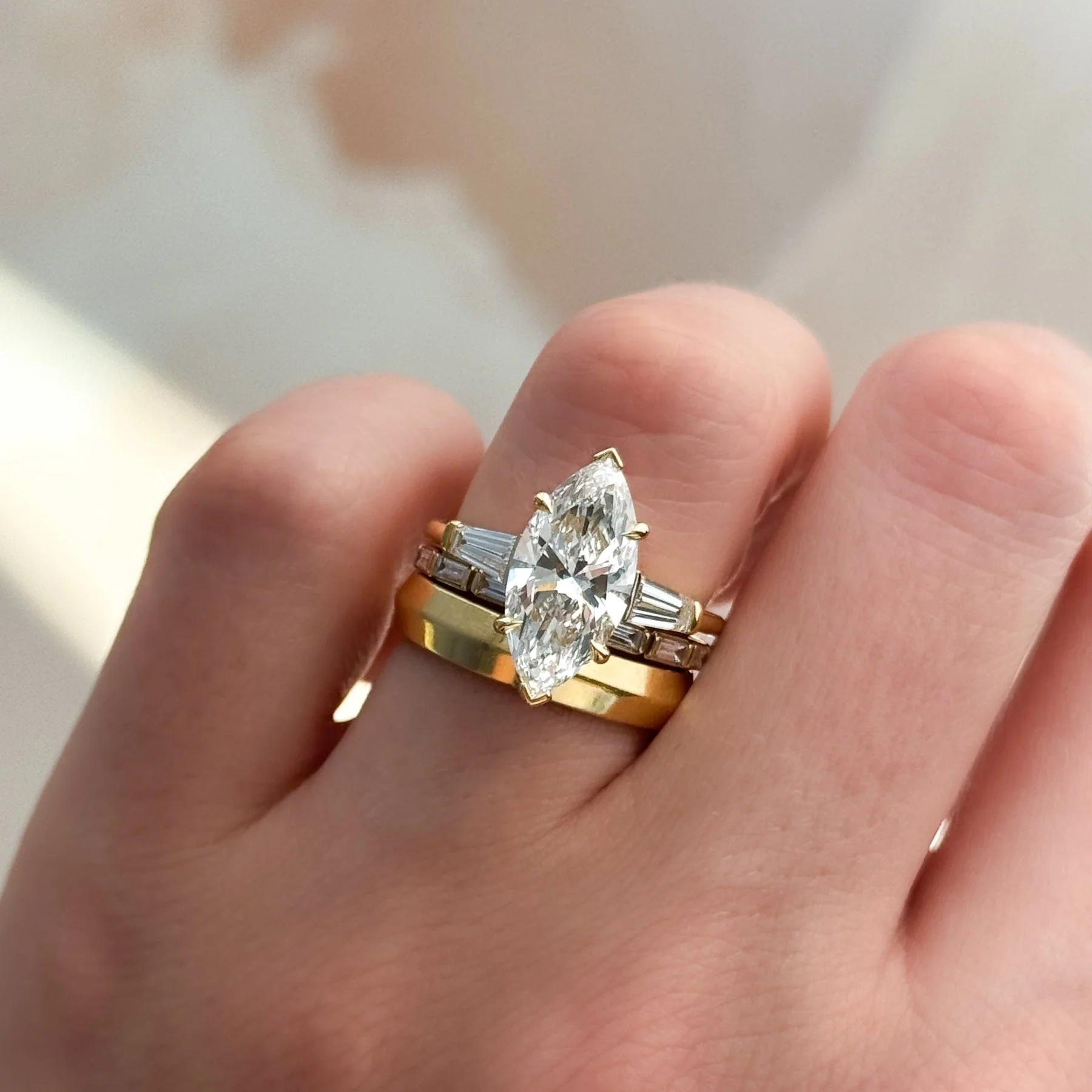 Butter Knife Edge Wedding Band (4mm) - Image 3